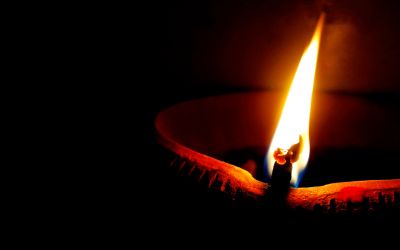 What It Means to Let Our Lights Shine: 3 Lessons From Matthew 5:16 