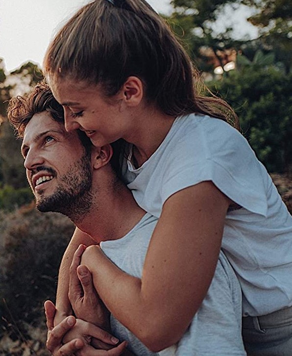 how to be a better girlfriend online